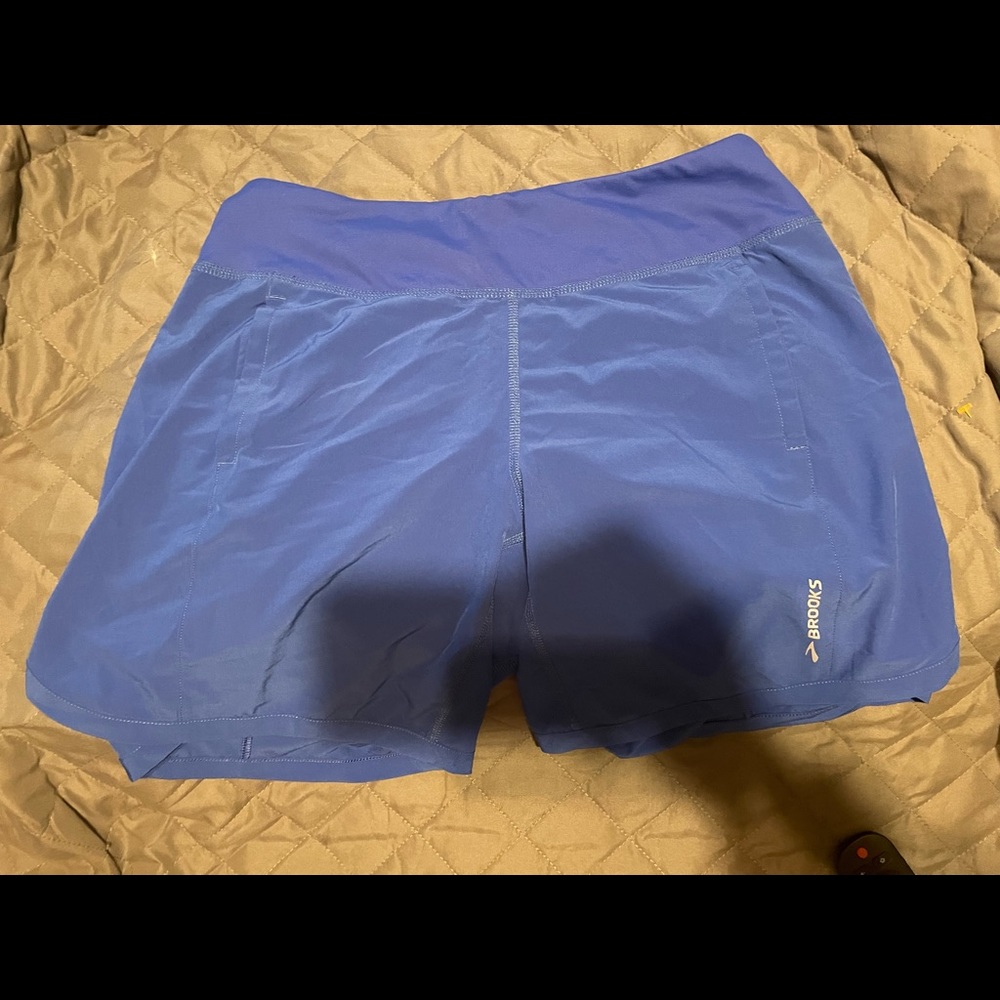 Brooks 16” Running shorts